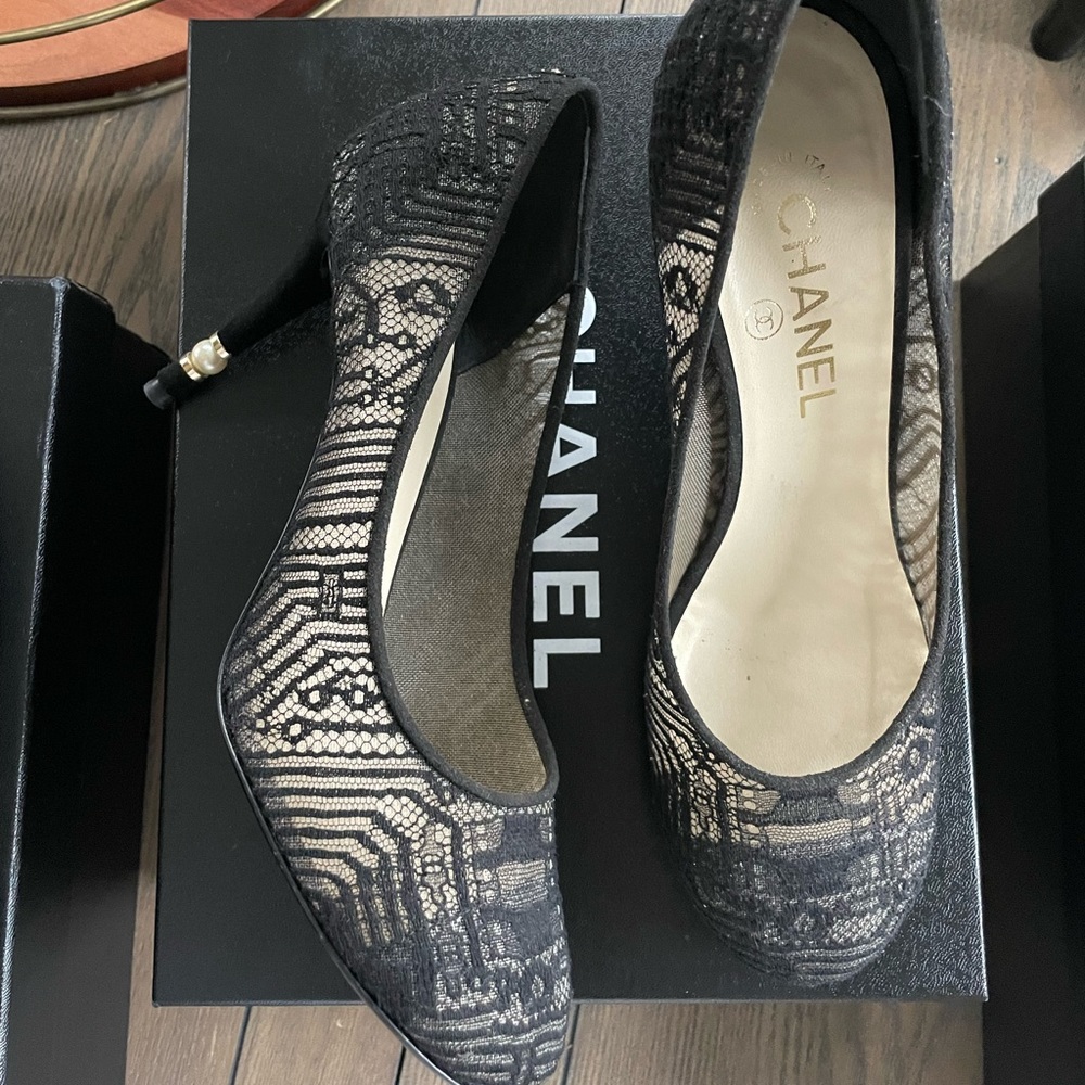 Chanel heels. Beautiful. Barely worn.
